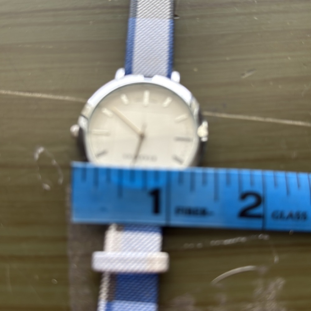 Burberry‎ Swiss Made Watch Blue White Plaid Band Classic Style - Picture 10 of 11